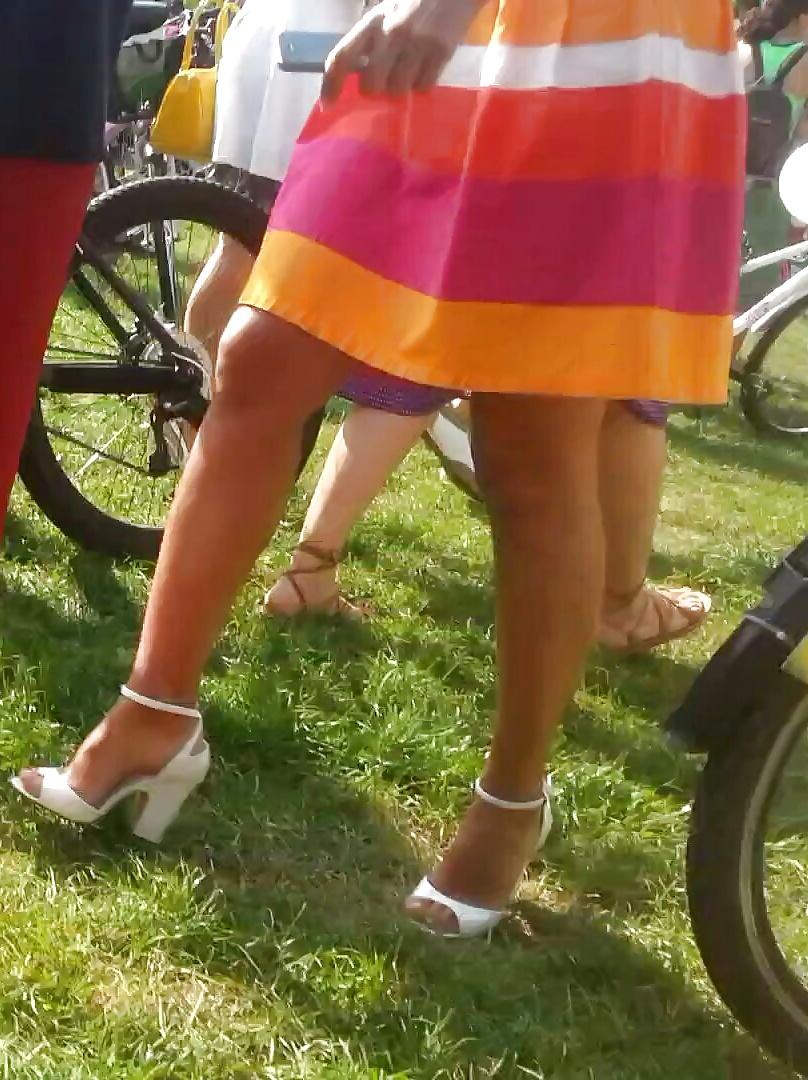 25P Spy sexy teens skirt and feet romanian