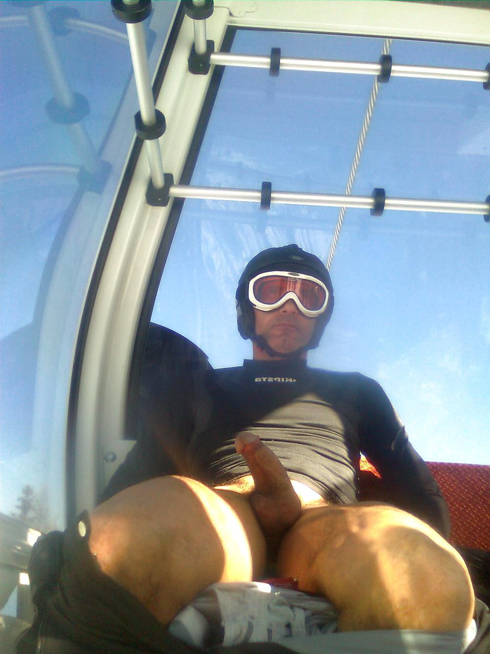 15P Naked in cable car