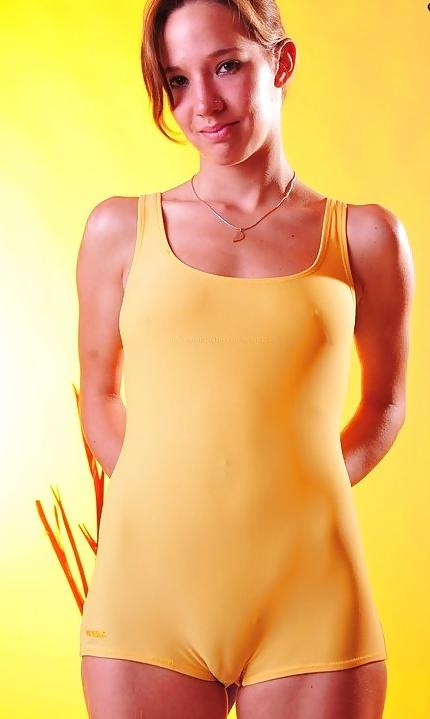25P Cameltoes. Pro-am mix of pussy.