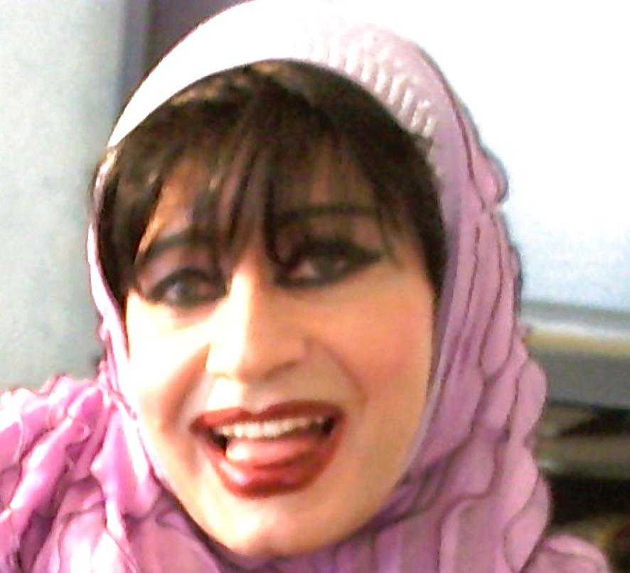 20P Hot cougar in hijab