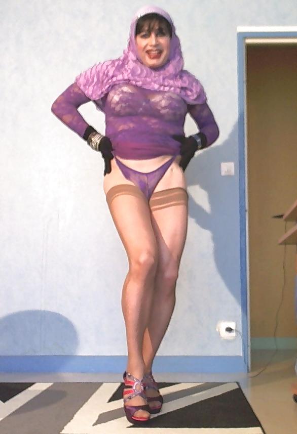 20P Hot cougar in hijab