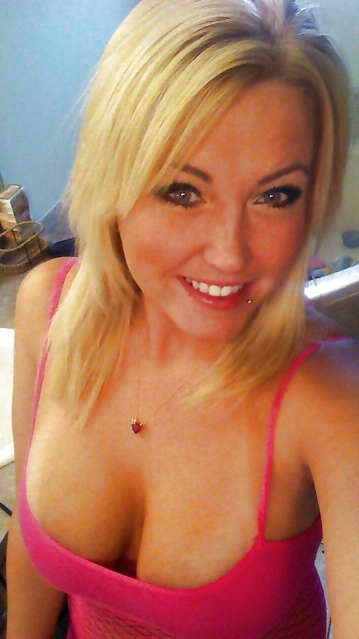 25P Sexy Cam Girl Harley Marie