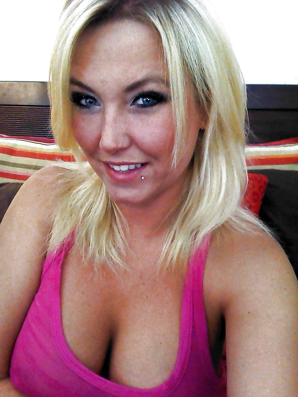 25P Sexy Cam Girl Harley Marie