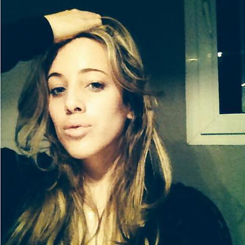 8P My gf best friend bad face but awesome bofy
