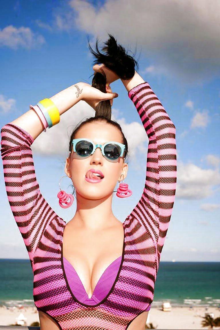 13P Katy Perry For Wanking Your Cocks Over 2
