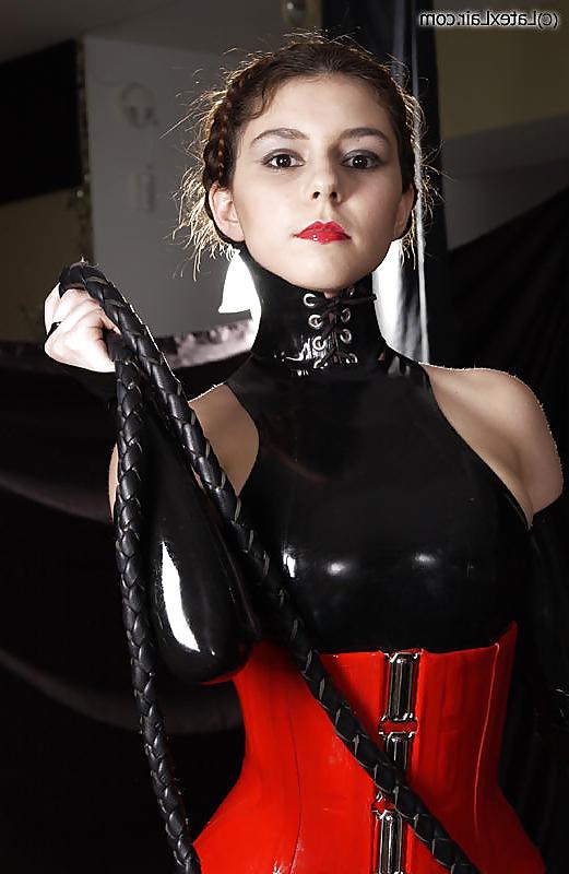 25P Female domme