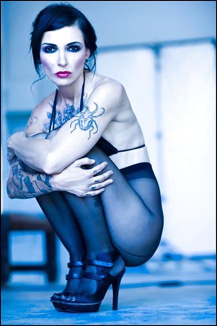25P Female domme