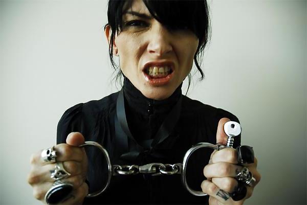 25P Female domme