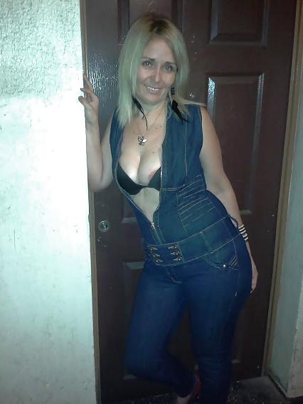 25P Naughty latina cougar