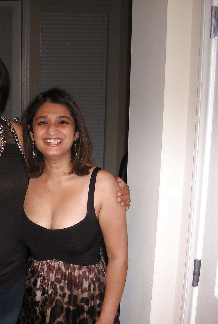 14P Real life bitches show deep huge cleavage