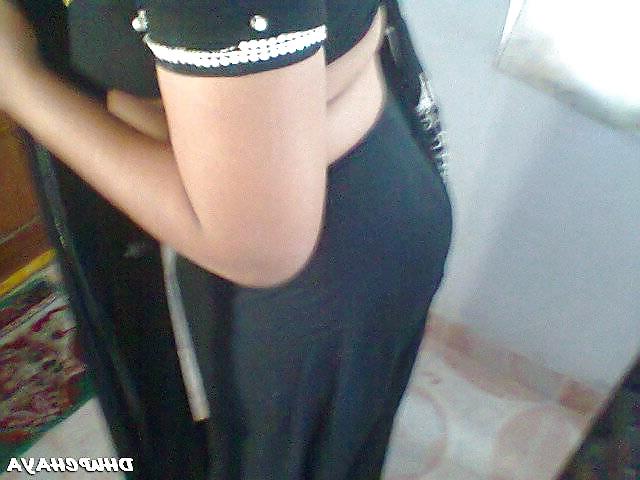 25P Andhra housewife navel boob show 16