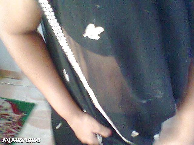 25P Andhra housewife navel boob show 16