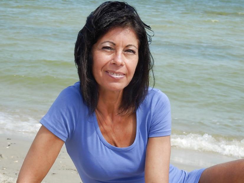 25P Hot Mom