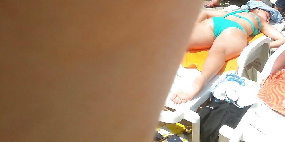 25P Spy old + young pussy pool romanian