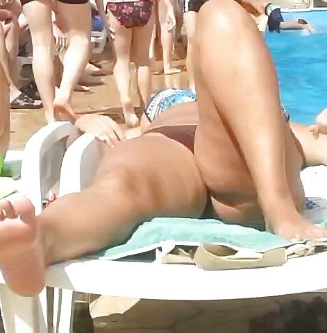 25P Spy old + young pussy pool romanian
