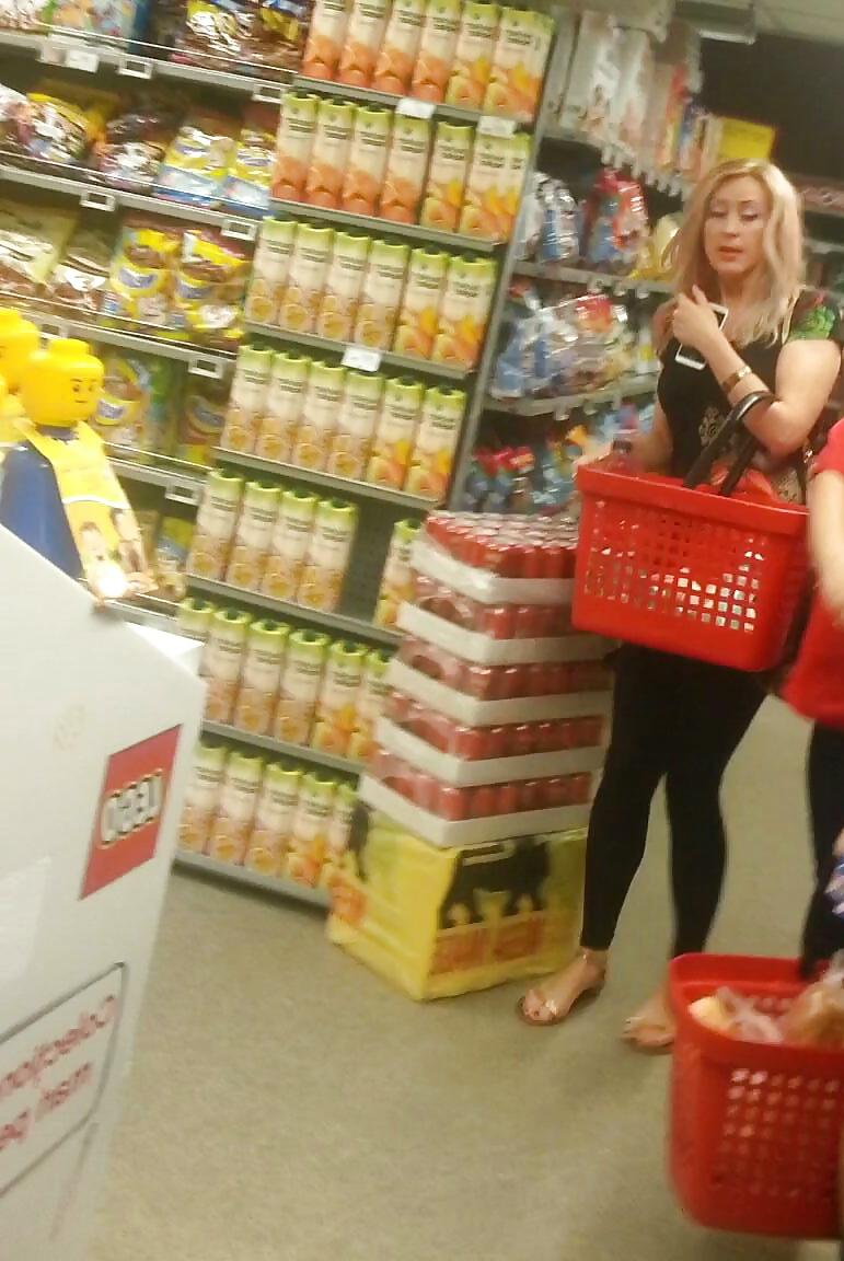 25P Spy old + young supermarket romanian