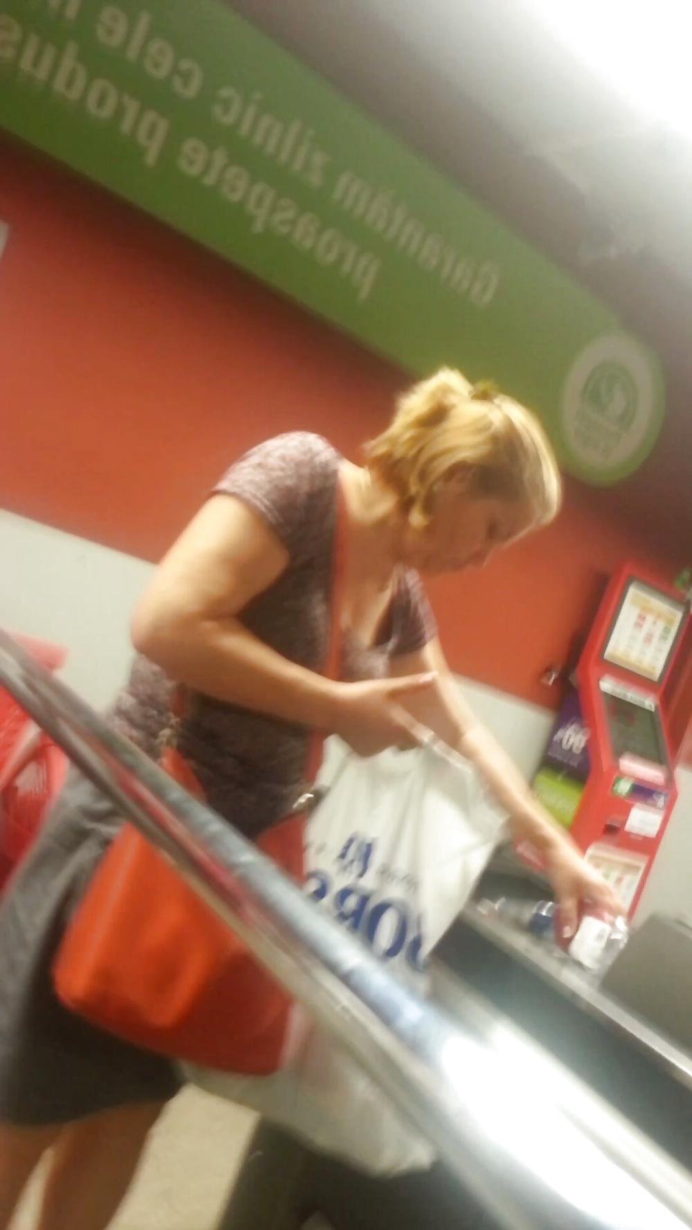 25P Spy old + young supermarket romanian