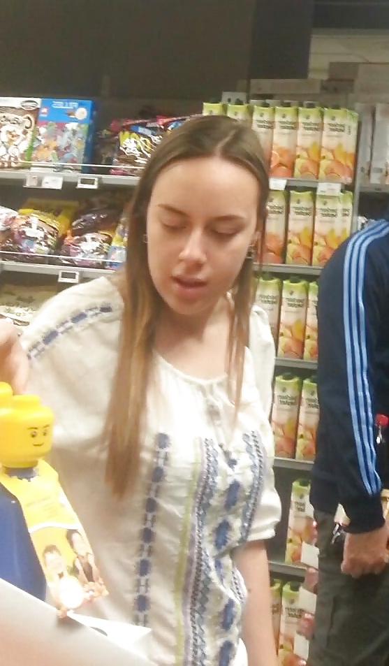 25P Spy old + young supermarket romanian