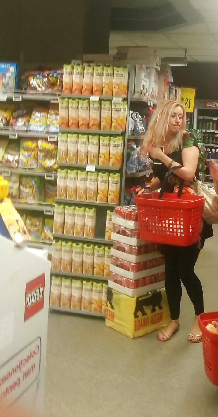 25P Spy old + young supermarket romanian