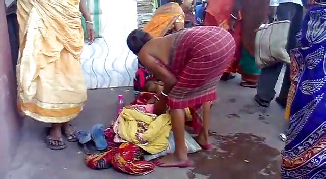23P Half Naked Indian Aunty Bending Over