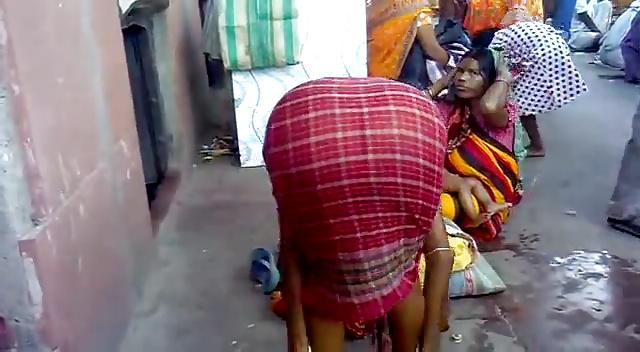 23P Half Naked Indian Aunty Bending Over