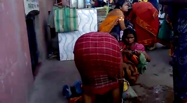 23P Half Naked Indian Aunty Bending Over