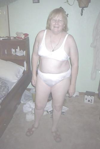 25P Old Women show underwear