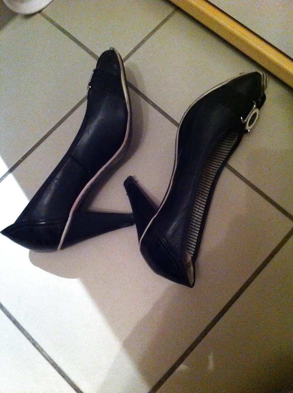 20P Candid shoe shoots