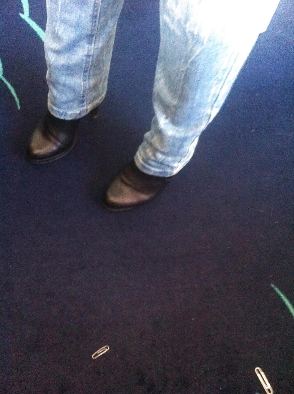 20P Candid shoe shoots