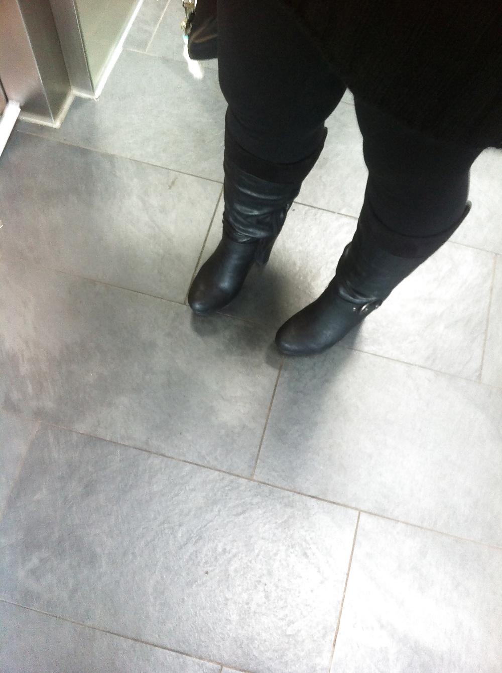 20P Candid shoe shoots
