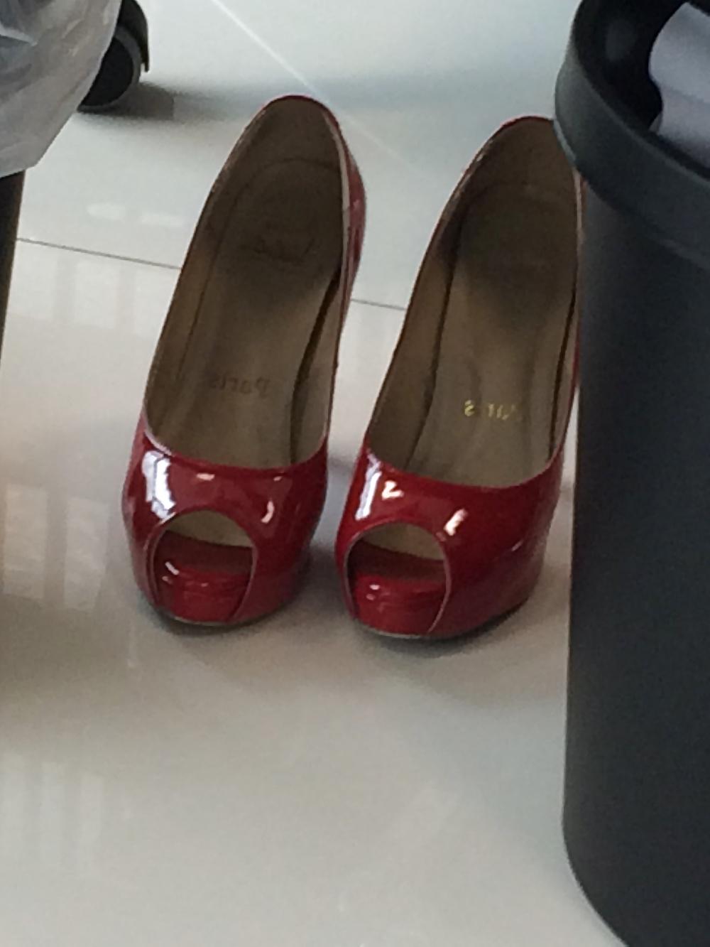 20P Candid shoe shoots