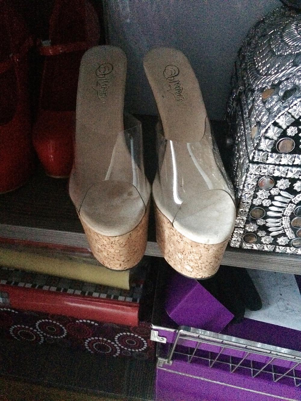 20P Candid shoe shoots