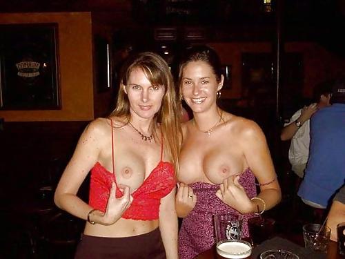 25P Tits Out Down The Pub 2