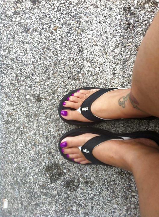 25P Random Girls feet