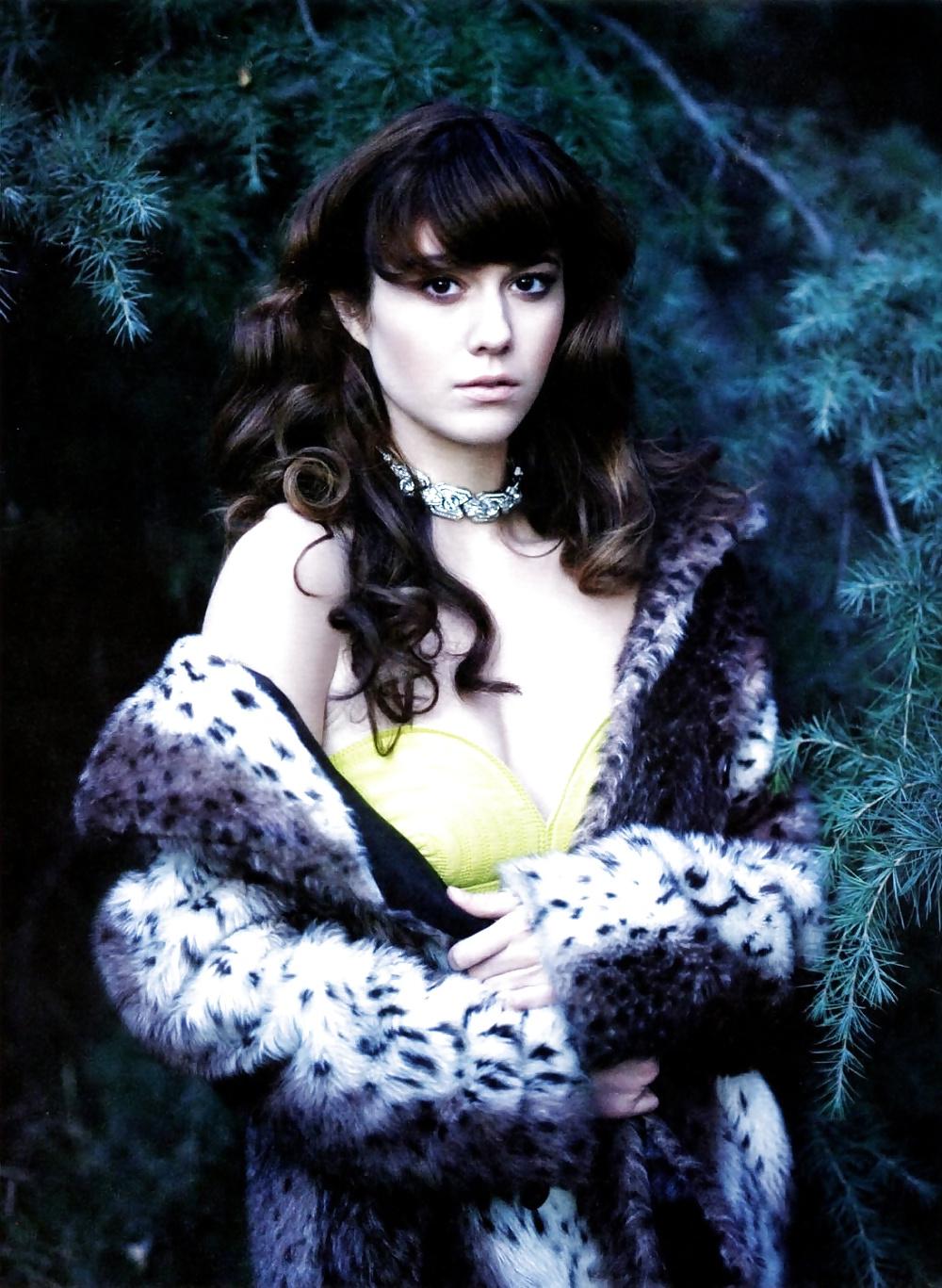 25P Girls and fur