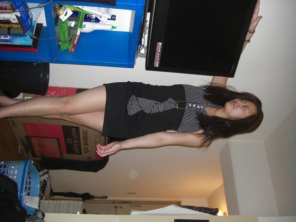 25P Pics that show off my legs