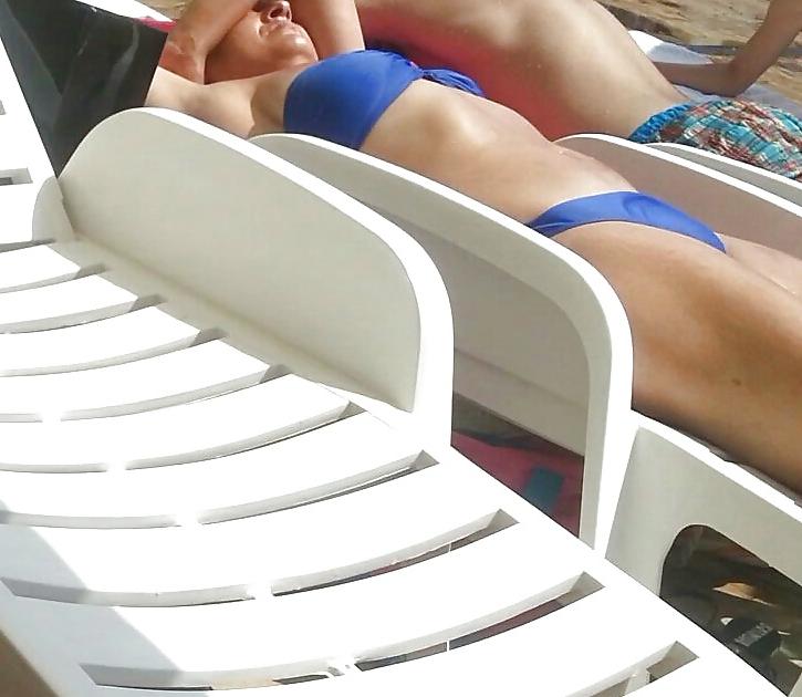 25P Spy old + young boobs pool romanian