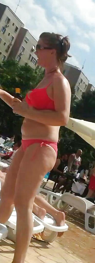 25P Spy old + young boobs pool romanian
