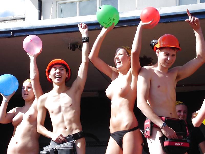9P Naked on stage 5 