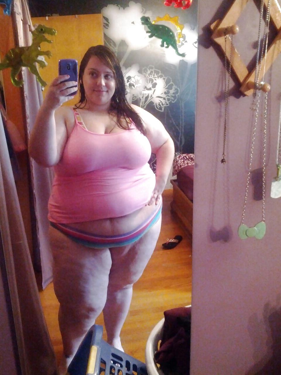 20P SSBBW belly pics 3