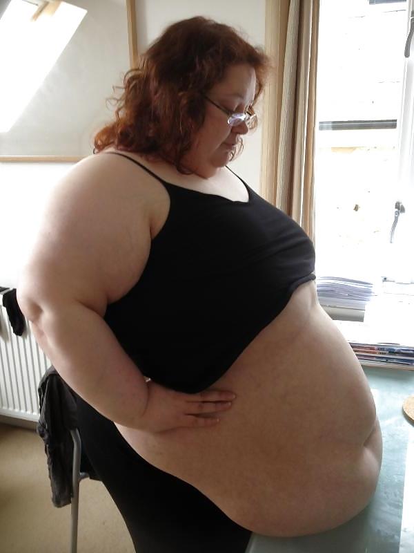 20P SSBBW belly pics 3