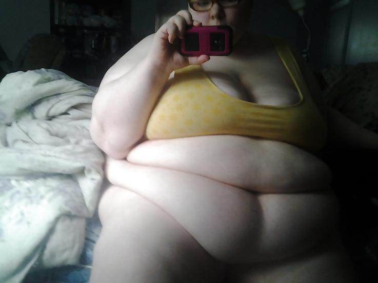 20P SSBBW belly pics 3