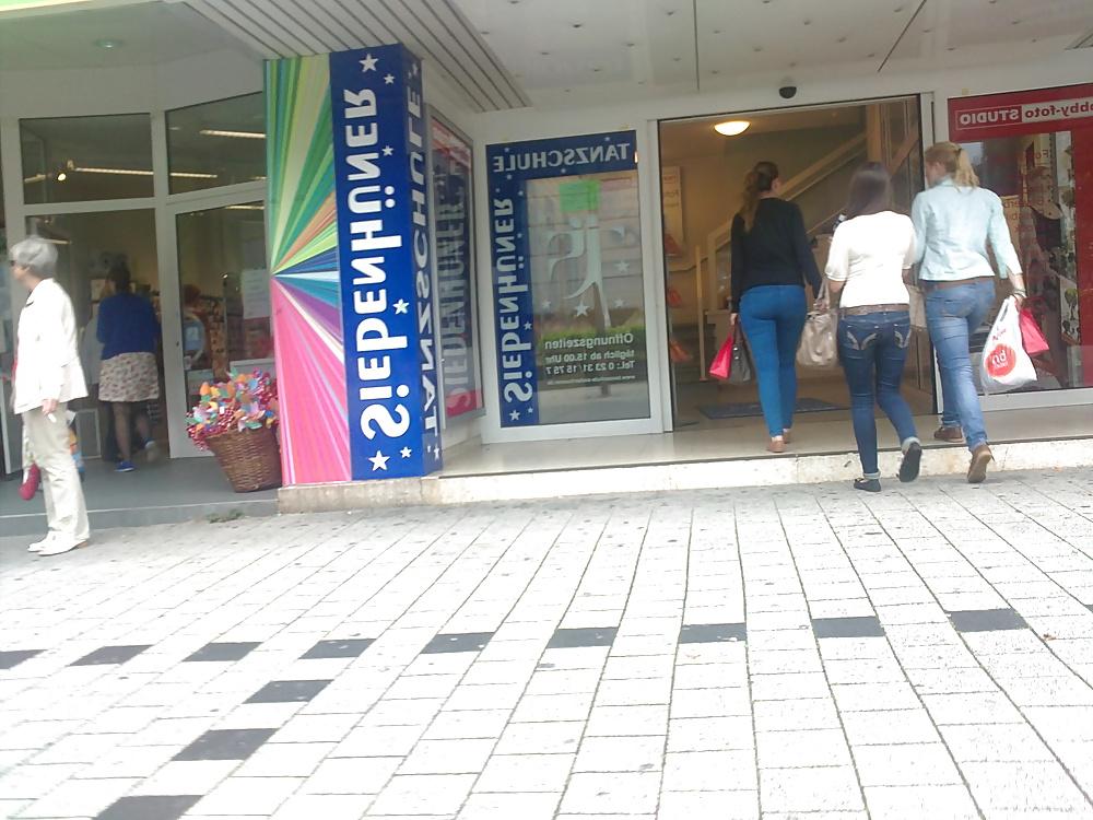 25P Sexy German Ass Girls in Public - Part 3