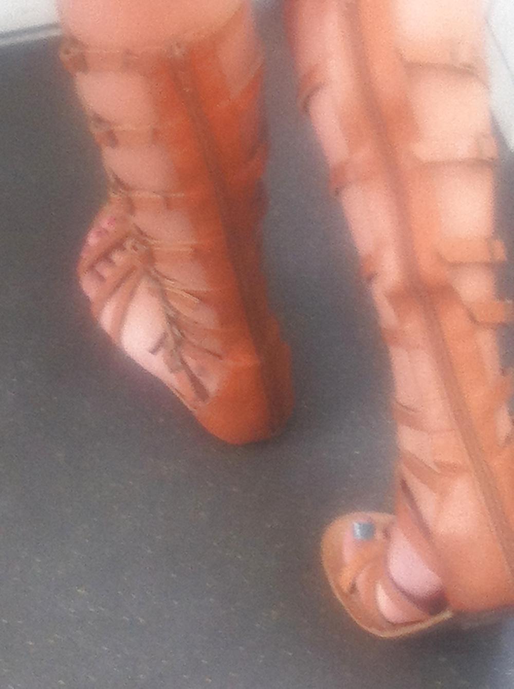 10P Lickable ass and domina feet in Berlin