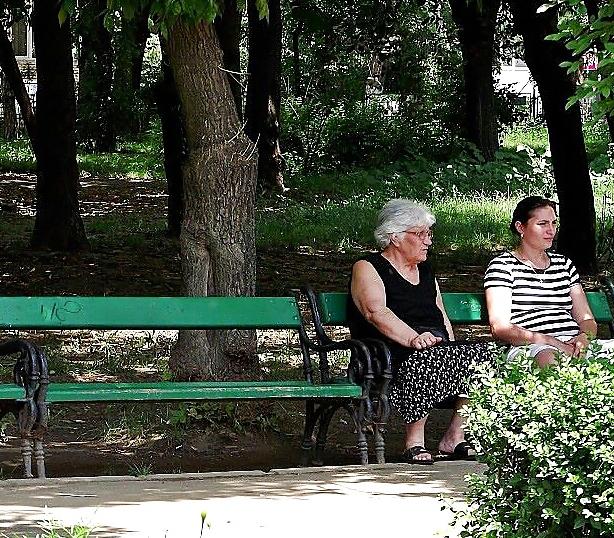 24P Spy old + young parck romanian