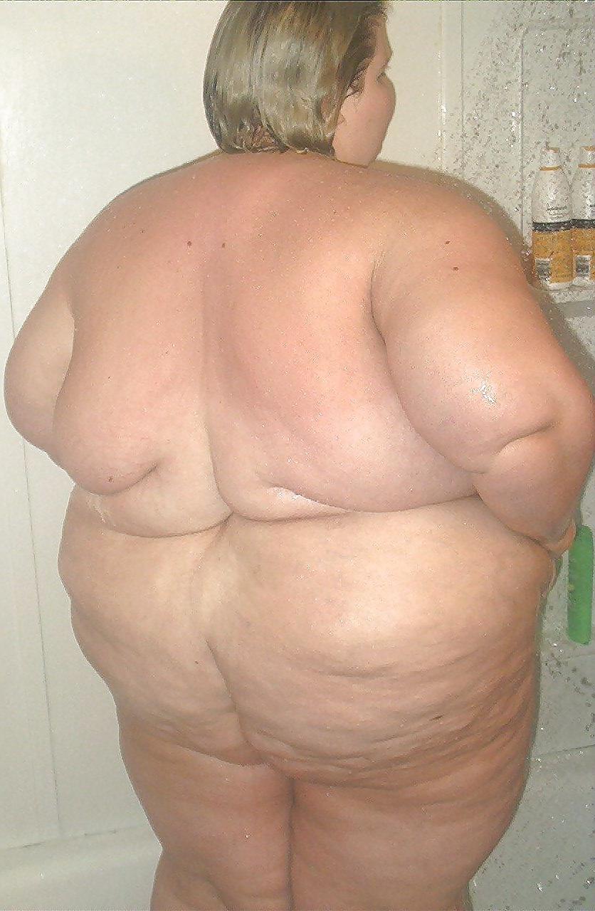 13P Meaty woman shower