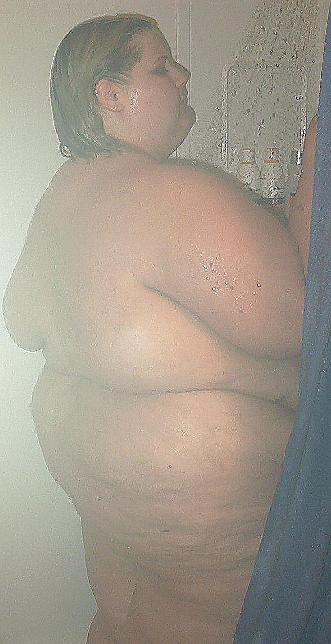 13P Meaty woman shower