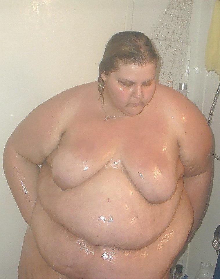13P Meaty woman shower