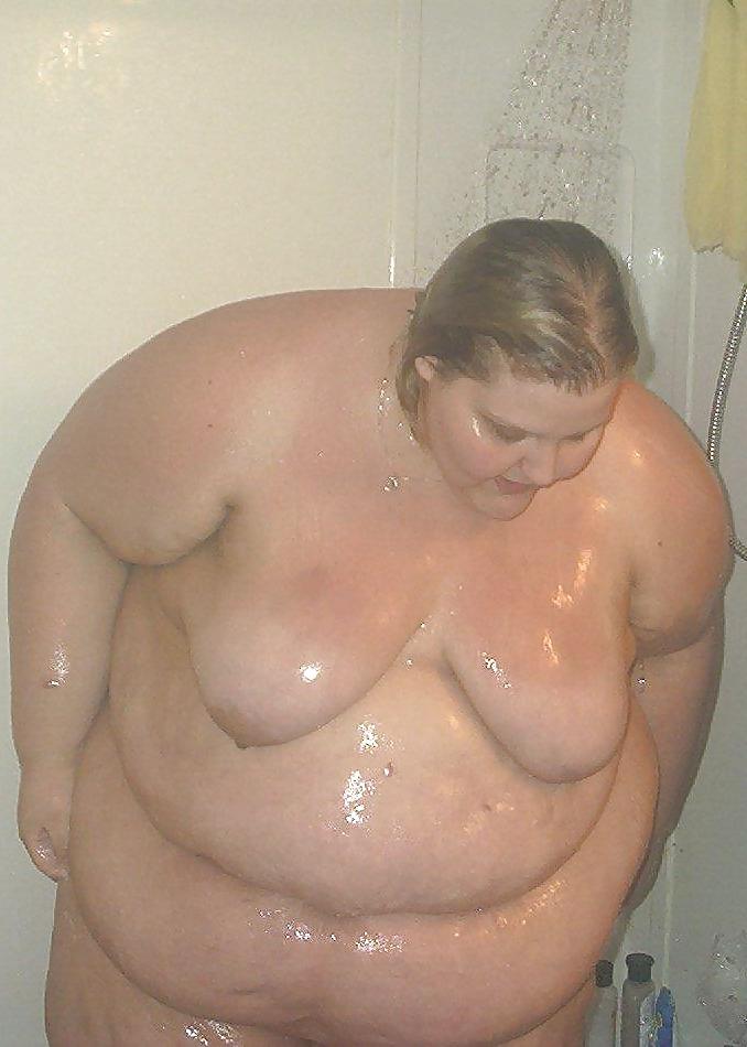 13P Meaty woman shower