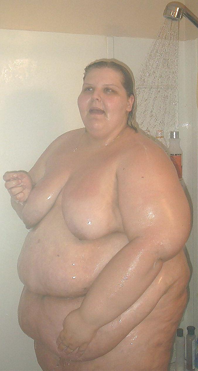 13P Meaty woman shower